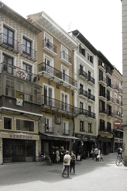 Apartamentos Pamplona Exterior photo